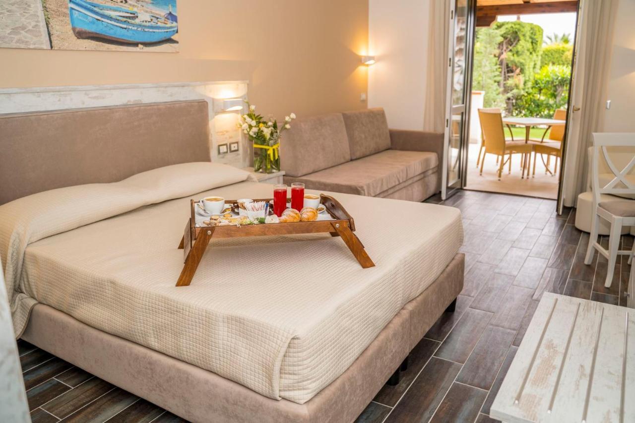 Dolcestate Hotel -Club Кампофеличе-ди-Роччелла Экстерьер фото