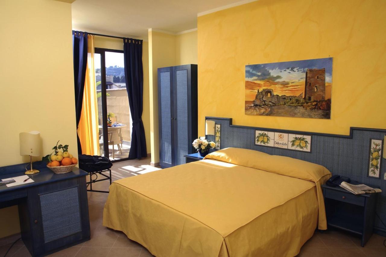 Dolcestate Hotel -Club Кампофеличе-ди-Роччелла Экстерьер фото