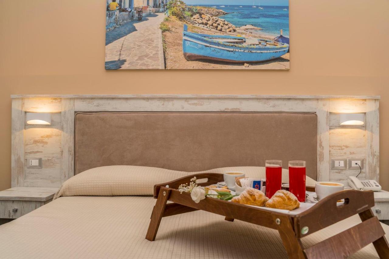 Dolcestate Hotel -Club Кампофеличе-ди-Роччелла Экстерьер фото